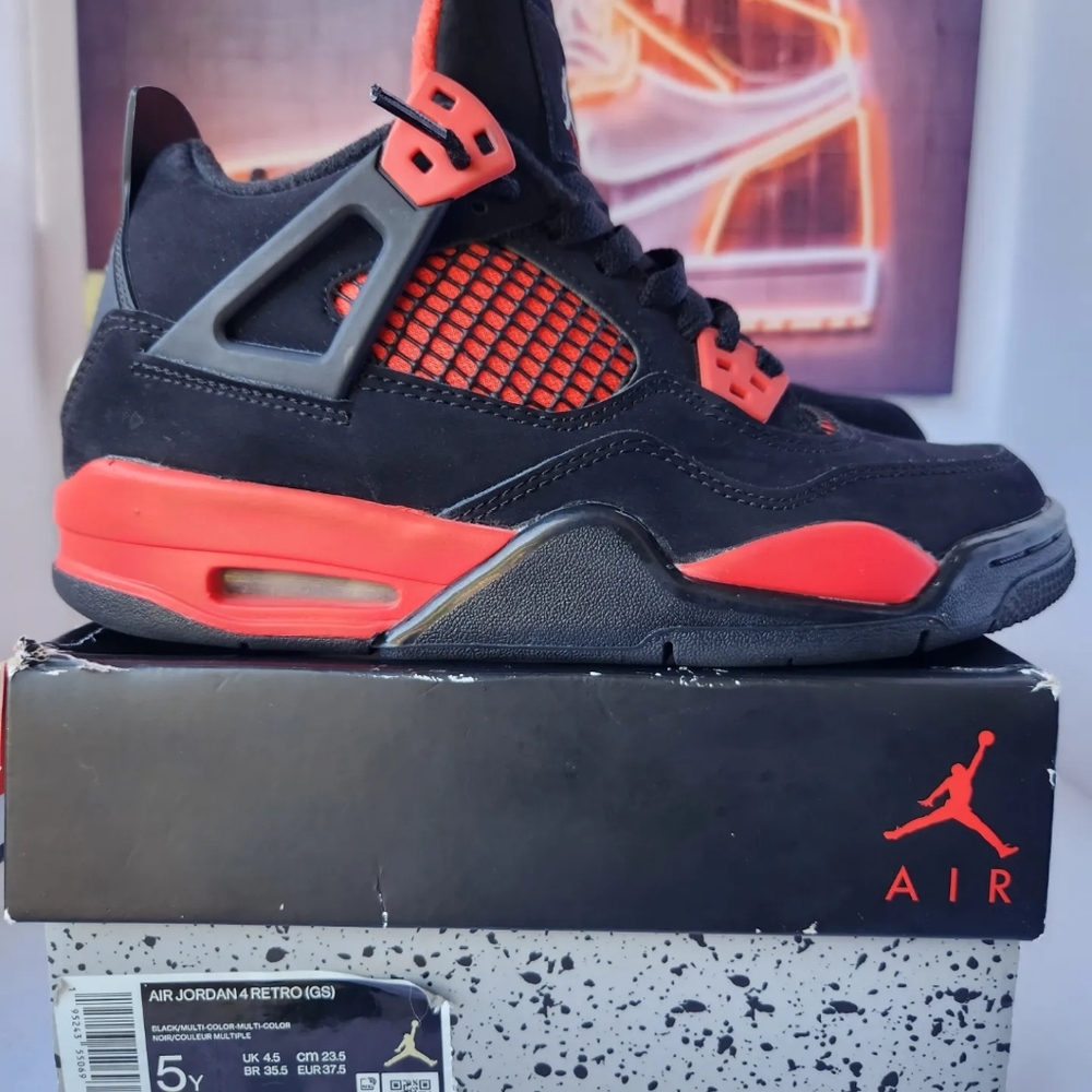 COPY - Air Jordan 4 red thunder
